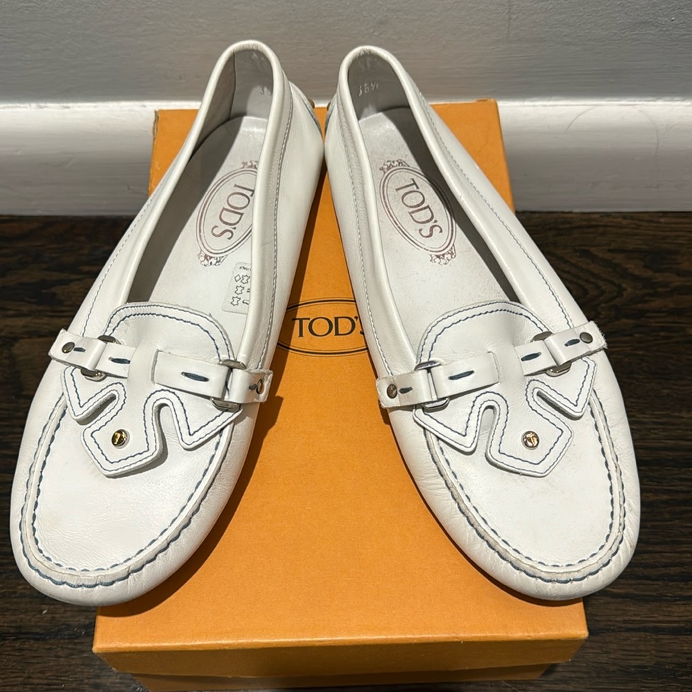 Tods white drivers